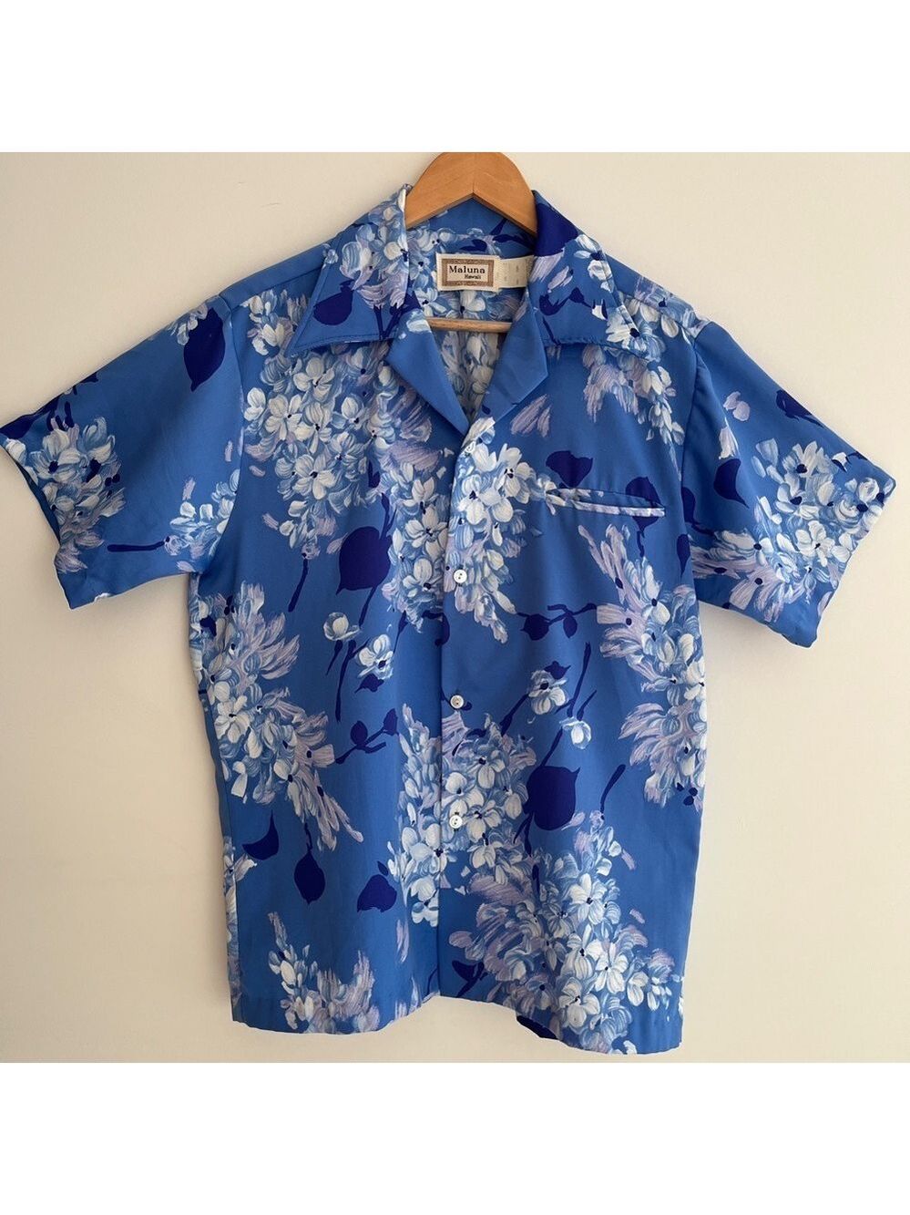 VINTAGE Maluna Hawaii Dagger Collar Button Front Short Sleeve Shirt Tropical 70s